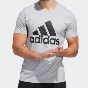 ADIDAS. Men’s Tshirt gray with big logo in front